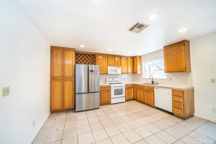 15738 Merrill Avenue, Fontana, California 92335