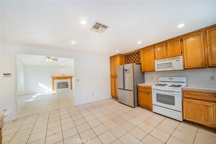15738 Merrill Avenue, Fontana, California 92335