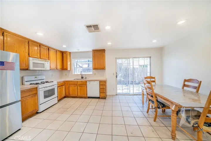15738 Merrill Avenue, Fontana, California 92335