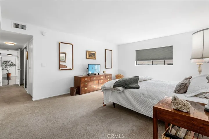 5339 Lindley Avenue 304, Tarzana, California 91356