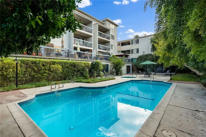 5339 Lindley Avenue 304, Tarzana, California 91356