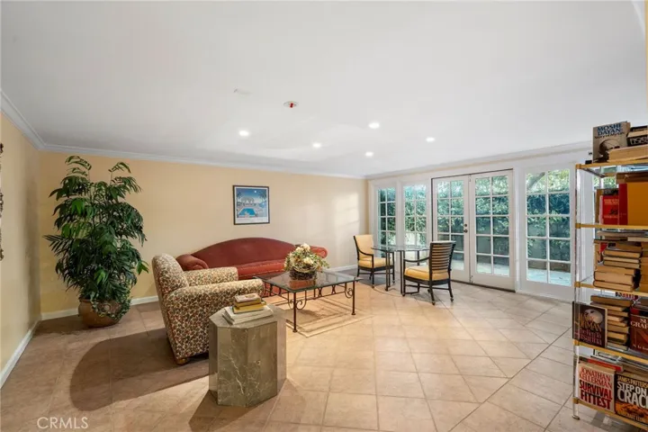 5339 Lindley Avenue 304, Tarzana, California 91356