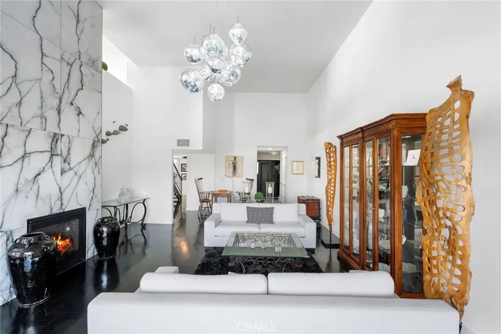 5339 Lindley Avenue 304, Tarzana, California 91356