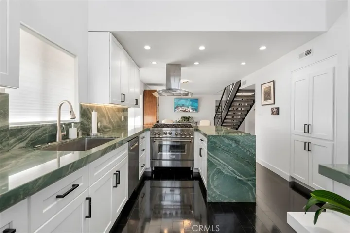 5339 Lindley Avenue 304, Tarzana, California 91356