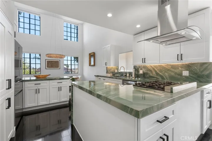 5339 Lindley Avenue 304, Tarzana, California 91356