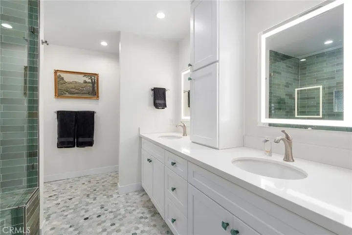 5339 Lindley Avenue 304, Tarzana, California 91356