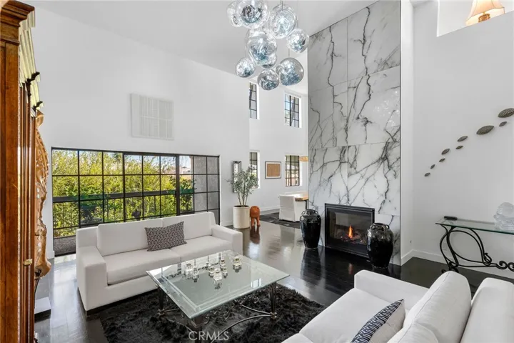 5339 Lindley Avenue 304, Tarzana, California 91356