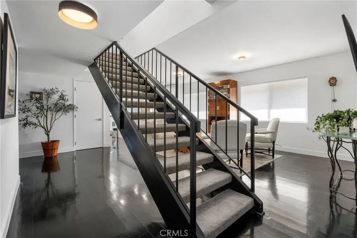 5339 Lindley Avenue 304, Tarzana, California 91356