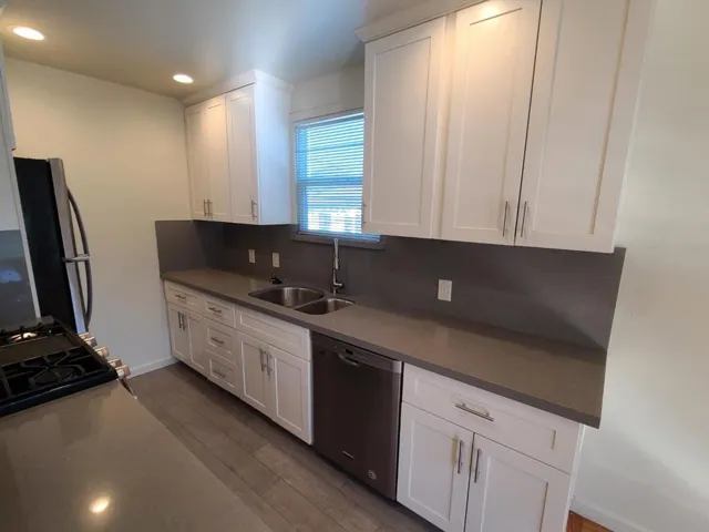 1130 Capuchino Avenue A, Burlingame, California 94010