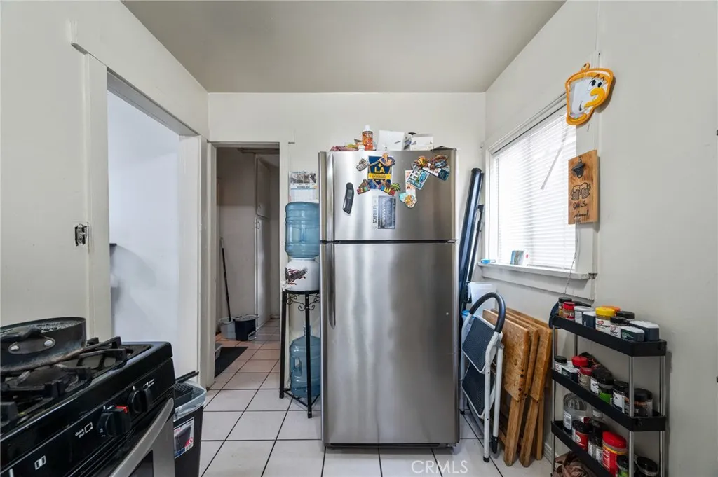 366 E Swope Street, Carson, California 90745 home-pic-40