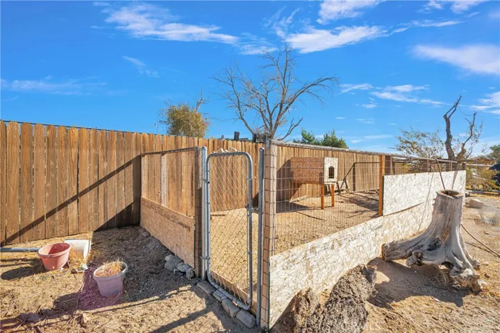 16748 Sunset Drive, Victorville, California 92395