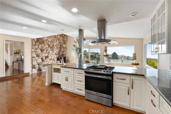28245 Lobrook Drive, Rancho Palos Verdes, California 90275