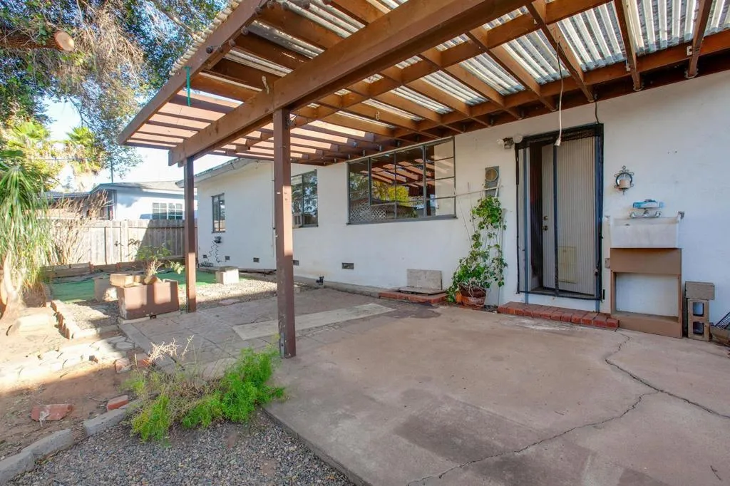 228 E 15th Ave, Escondido, California 92025 home-pic-9