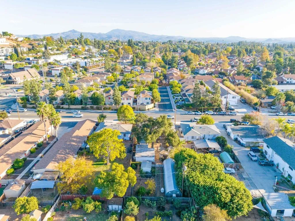 228 E 15th Ave, Escondido, California 92025 home-pic-39