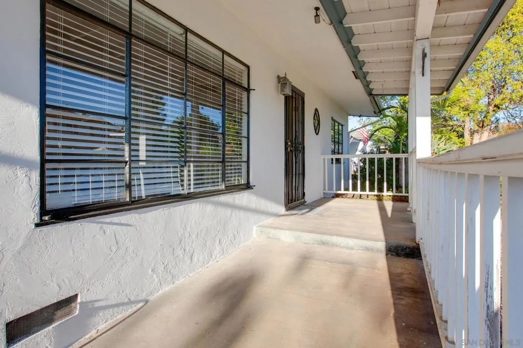 228 E 15th Ave, Escondido, California 92025 home-pic-2