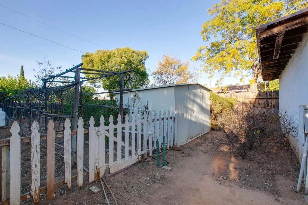 228 E 15th Ave, Escondido, California 92025 home-pic-29