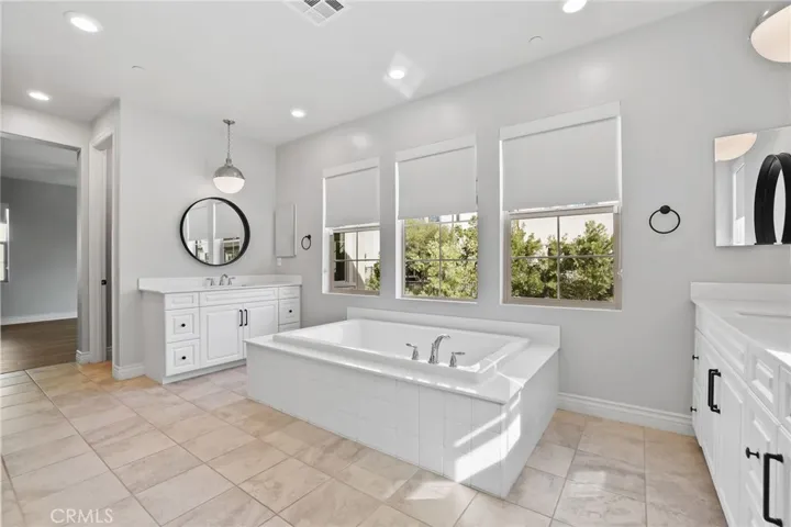 1749 Canyon Oaks Lane, Lake Forest, California 92610