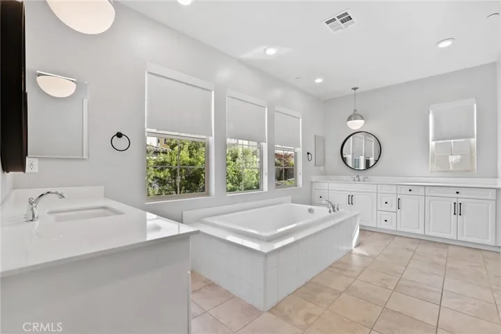 1749 Canyon Oaks Lane, Lake Forest, California 92610