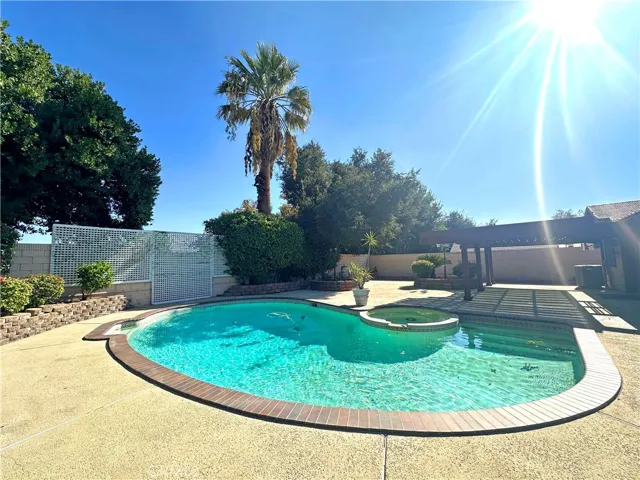 1316 N Erin Avenue, Upland, California 91786