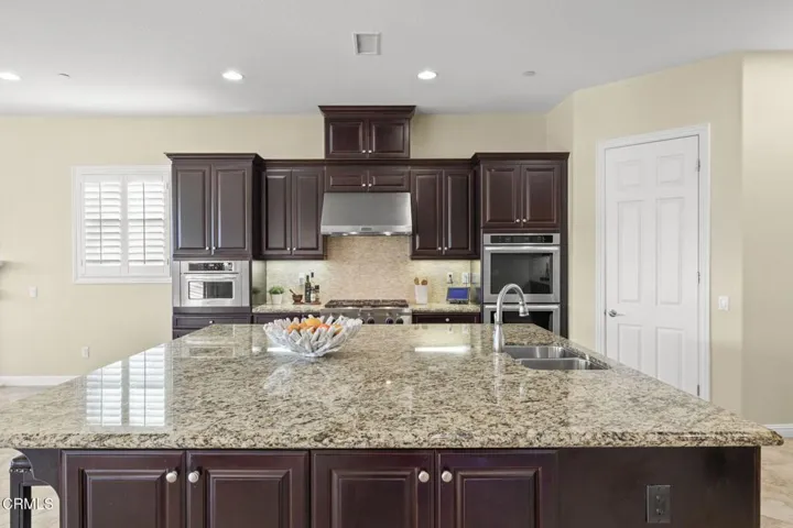 54-web-or-mls-UpmarketMedia-7391Elk-161