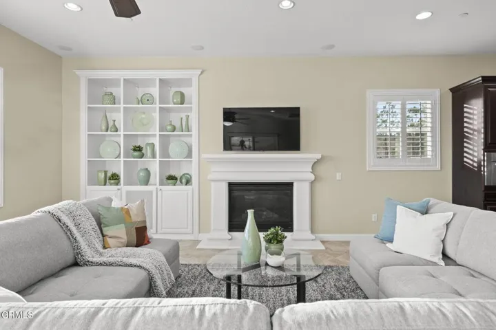 60-web-or-mls-UpmarketMedia-7391Elk-191
