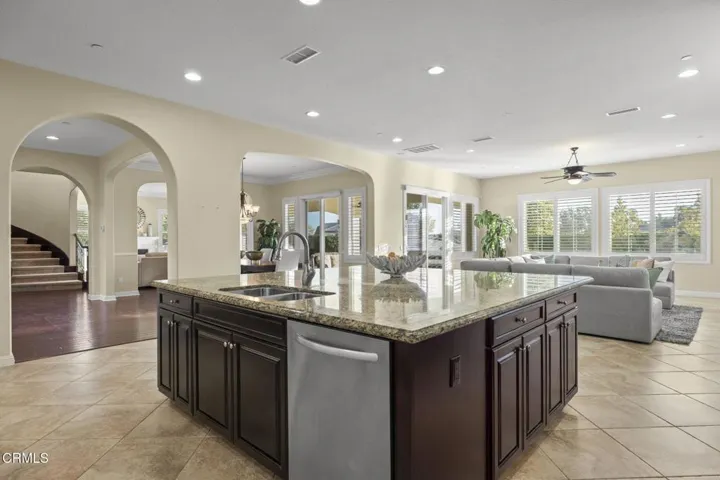 58-web-or-mls-UpmarketMedia-7391Elk-137