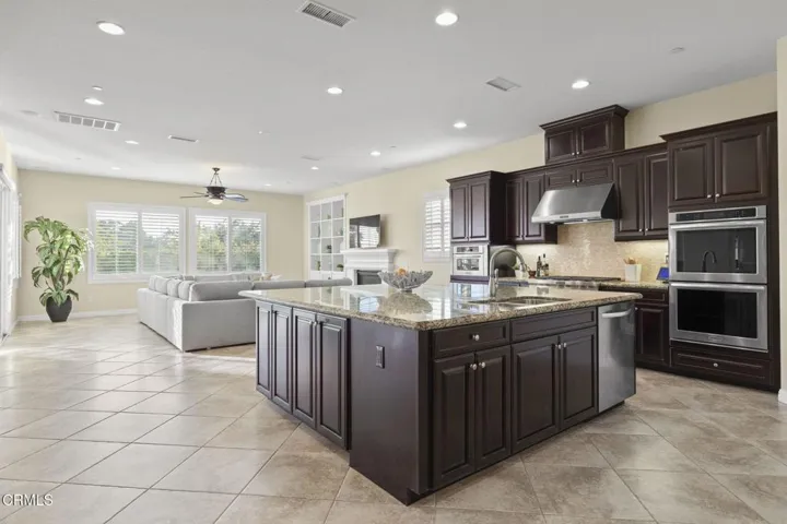 53-web-or-mls-UpmarketMedia-7391Elk-176