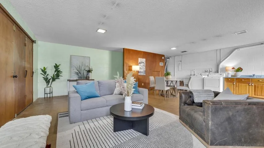 2016 Wilbur Ave, San Diego, California 92109