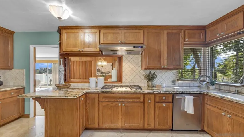 2016 Wilbur Ave, San Diego, California 92109