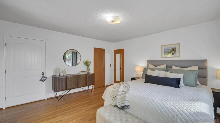 2016 Wilbur Ave, San Diego, California 92109