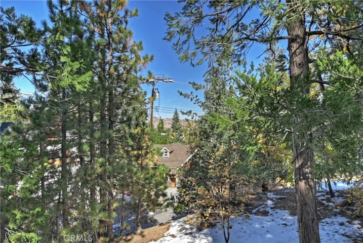 507 Pioneer Road, Lake Arrowhead, California 92352