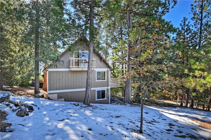 507 Pioneer Road, Lake Arrowhead, California 92352