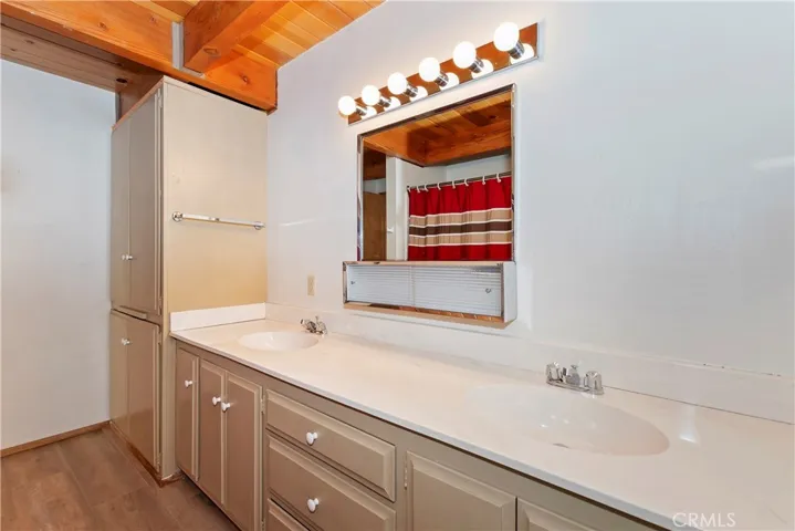 507 Pioneer Road, Lake Arrowhead, California 92352