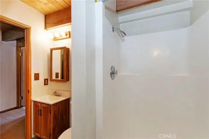 507 Pioneer Road, Lake Arrowhead, California 92352