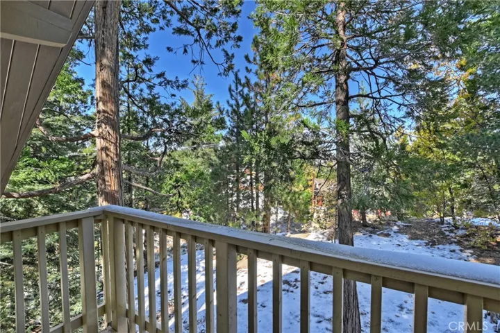 507 Pioneer Road, Lake Arrowhead, California 92352