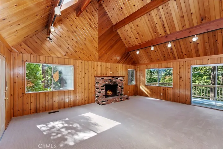 507 Pioneer Road, Lake Arrowhead, California 92352