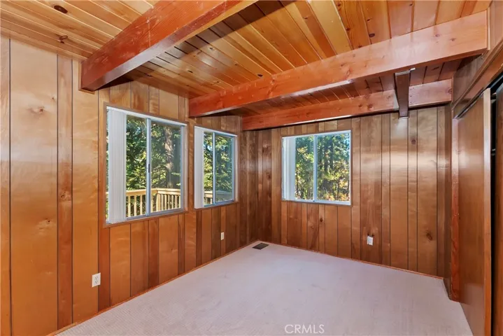 507 Pioneer Road, Lake Arrowhead, California 92352
