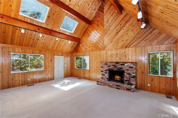 507 Pioneer Road, Lake Arrowhead, California 92352