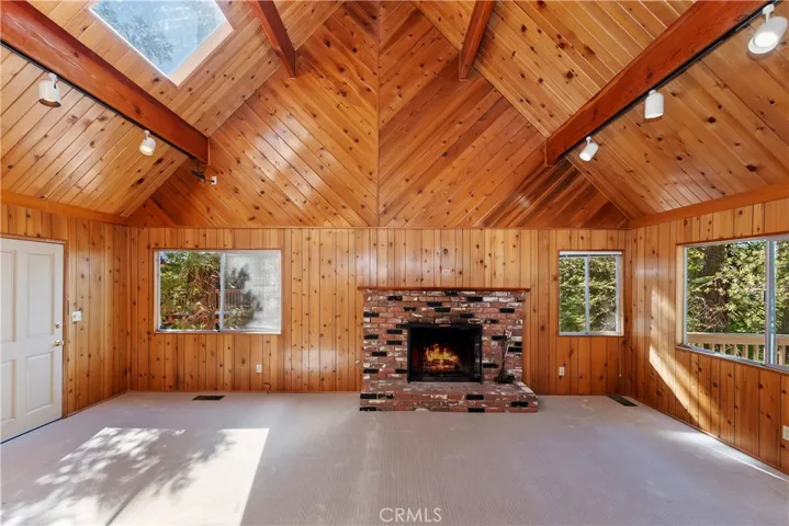 507 Pioneer Road, Lake Arrowhead, California 92352