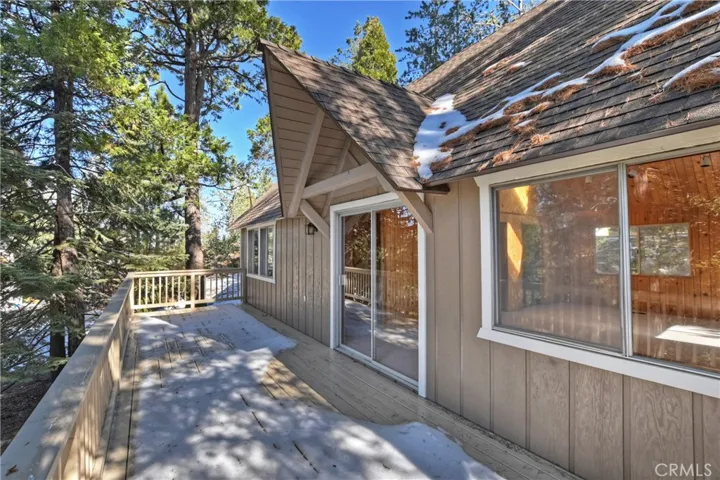 507 Pioneer Road, Lake Arrowhead, California 92352