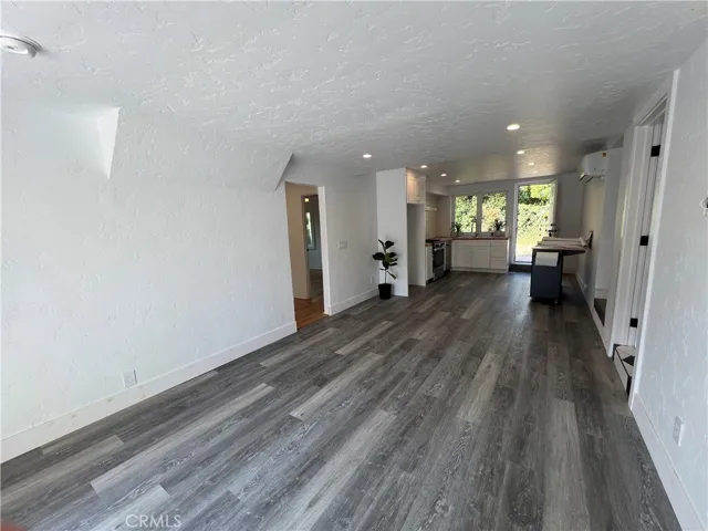 1550 Glenneyre Street, Laguna Beach, California 92651