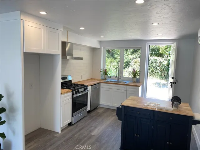 1550 Glenneyre Street, Laguna Beach, California 92651