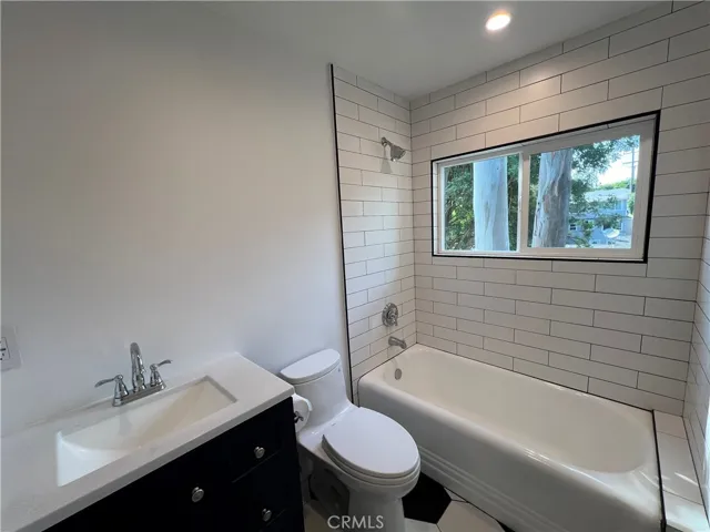 1550 Glenneyre Street, Laguna Beach, California 92651