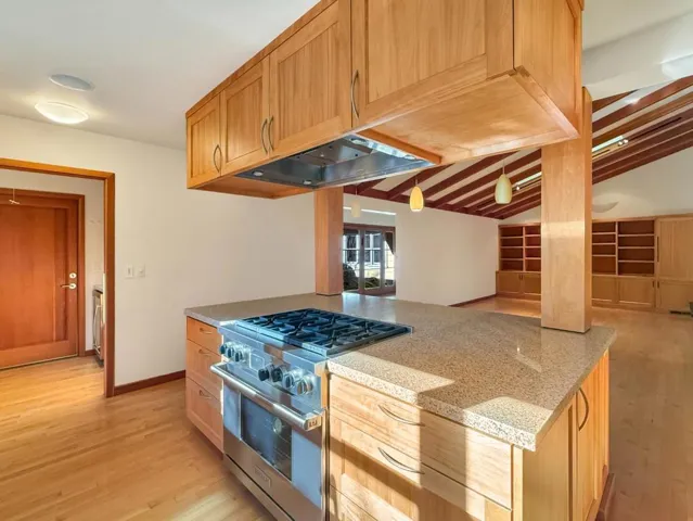 Kitchen Island Wolf Range With Breakfast Bar