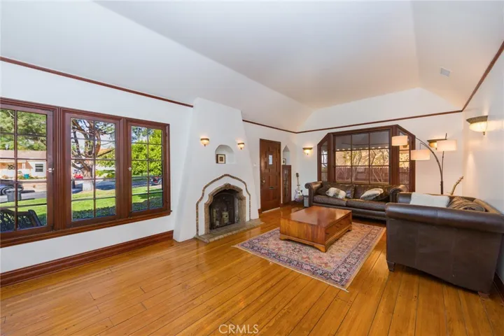 1426 Thompson Avenue, Glendale, California 91201