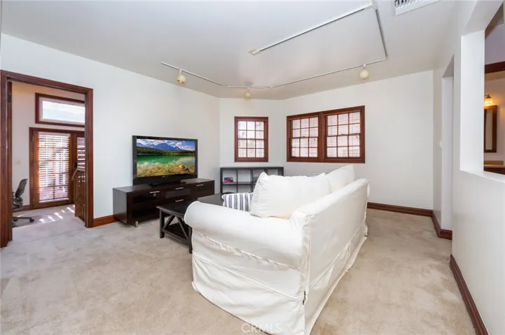 1426 Thompson Avenue, Glendale, California 91201