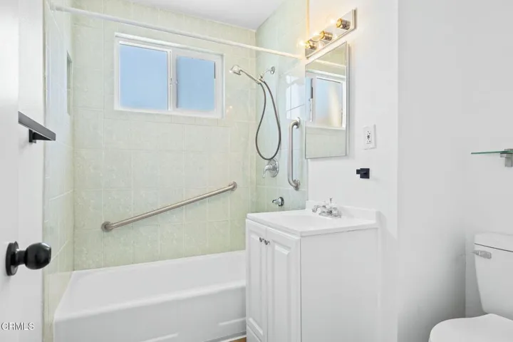 23-web-or-mls-UpmarketMedia_1125Par-16
