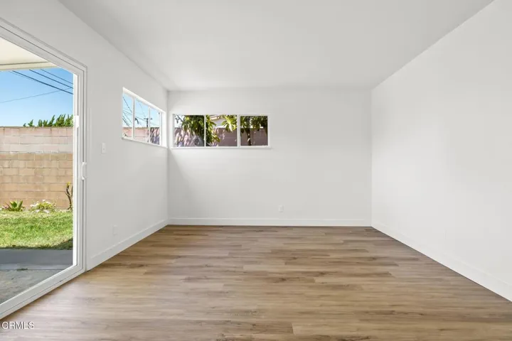 8-web-or-mls-UpmarketMedia_1125Par-8