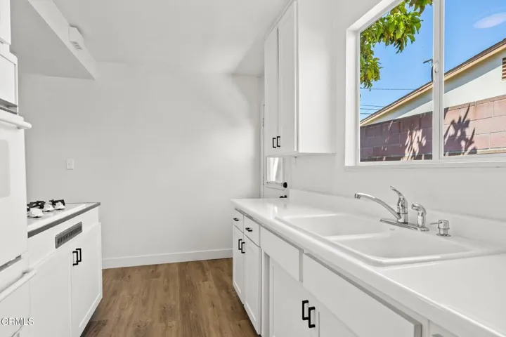 15-web-or-mls-UpmarketMedia_1125Par-15