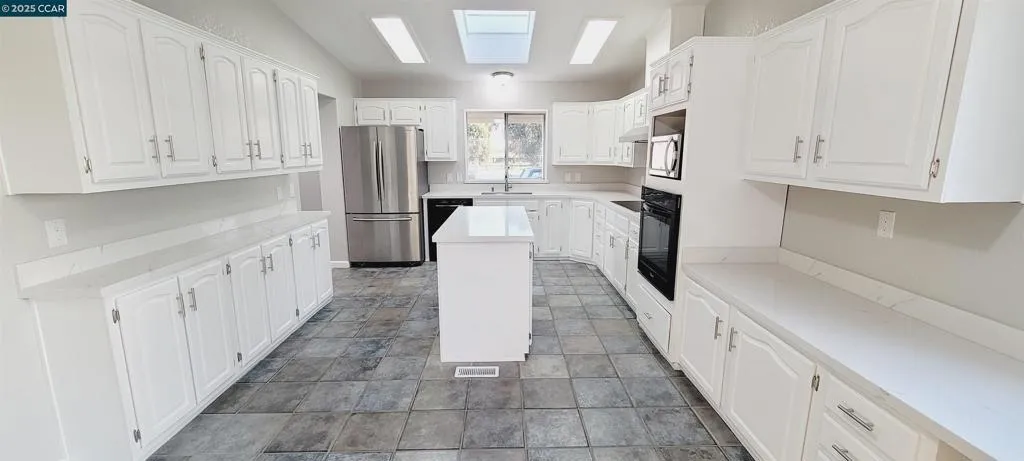5750 Sellers Avenue, Oakley, California 94561